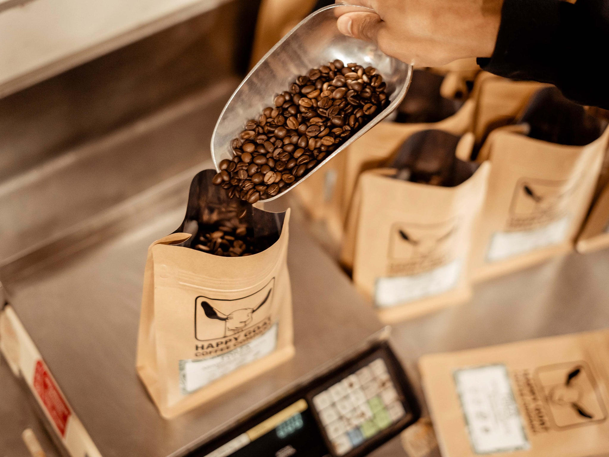 How Does Packaging Affect Coffee Freshness: Unlocking Peak Flavor